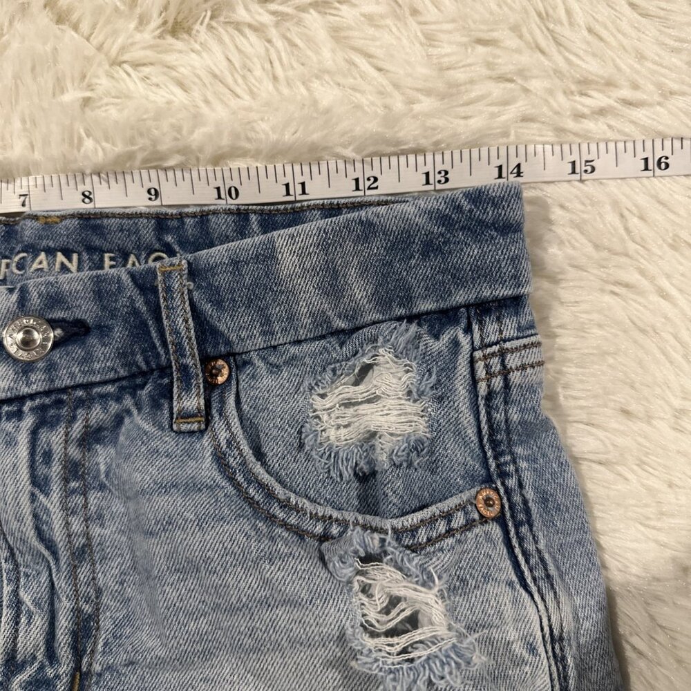 American Eagle Strigid distressed shorts curvey relaxed 4 light wash - Picture 7 of 11